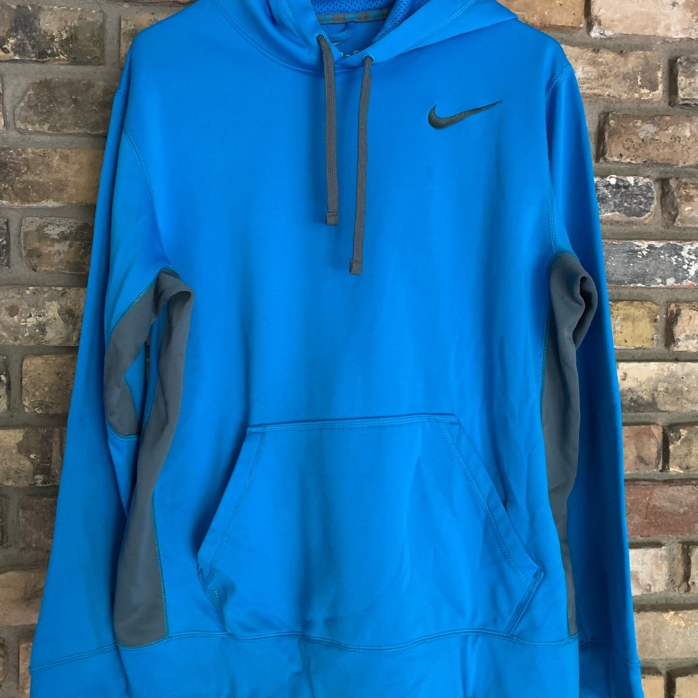 Therma fit Nike sweatshirt, size M